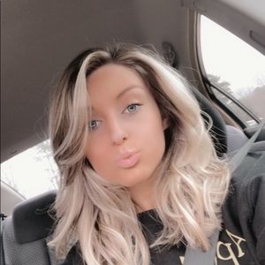 Meet your Posher, Abbey